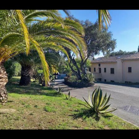 Location Dans Residence Calme, Proche Mer Cavalaire-sur-Mer Zewnętrze zdjęcie